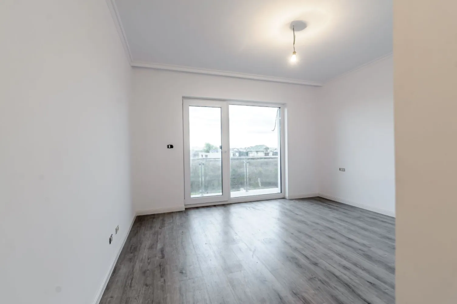 Vilă nouă cu terasă panoramică – design premium, 4 dormitoare, în Gai