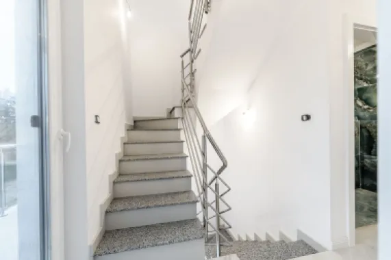 Casă nouă 2025 cu terasă rooftop – 5 camere, design modern, în Gai