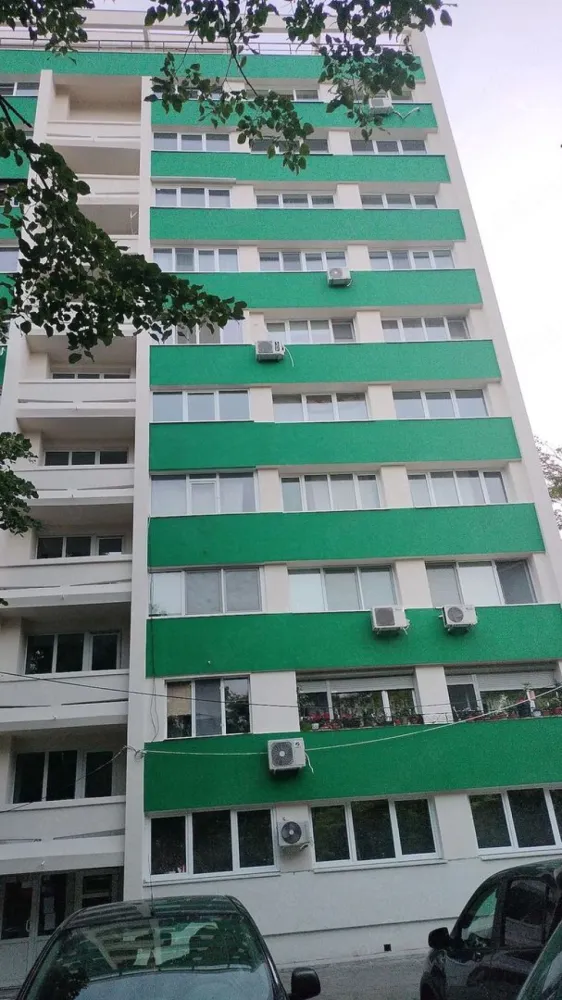 De inchiriez apartament mobilat doua camere in Tiglina 2, 420 E - Ofer spre închiriere, pe termen lung, apartament cu 2 camere decomandat, complet mobilat și utilat, situat in Tiglina 2, Galați.
 Detalii apartament:
- suprafață utilă: 52 mp
- Etaj 3 din bloc cu lift
- Compartimentare decomandată
- Bloc reabilitat termic recent
 Dotări:
- Mobilat și utilat
- Centrală termică proprie
- 2 aparate de aer condiționat
- Televizoare
- Ferestre termopan
- Toate utilitățile necesare pentru mutare imediată
Zonă liniștită, cu acces facil către magazine, transport public și alte puncte de interes.
 Contract de închiriere declarat la ANAF.
Chirie 420euro
Garantie returnabila 420 euro.
Se percepe comision de tranzactionare.
Pentru mai multe informații și programarea unei vizionări, vă rog să mă contactați 0741.030.291 Agentia Mag Invest.
