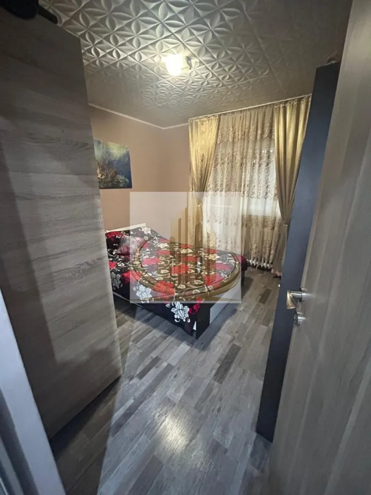 Apartament 5 camere 100mp Zona Padurea Verde