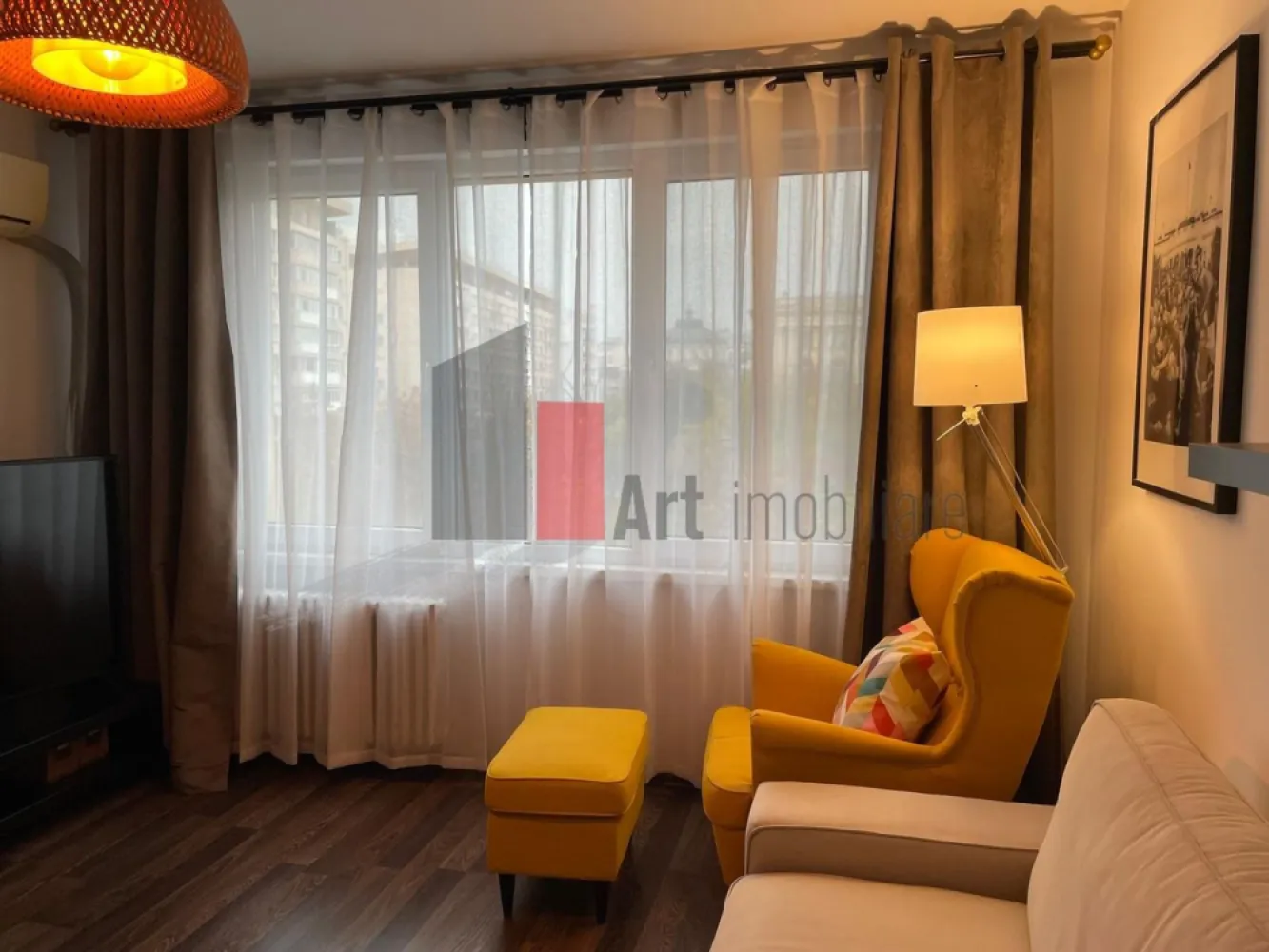 APARTAMENT 2 CAMERE -SALA PALATULUI