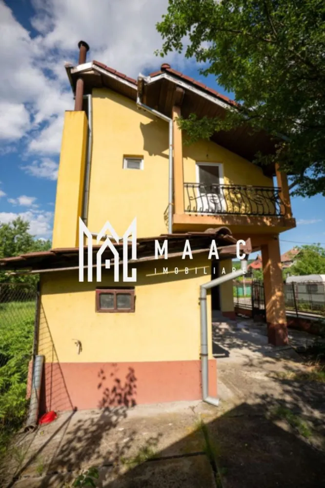 CASA 4 CAMERE| TEREN 330 MP| GORANU - Casă de vânzare în Goranu, Strada Lespezi – Teren 330 mp | Foișor | 150 mp suprafață desfășurată

MAAC Imobiliare vă propune spre vânzare o proprietate situată în zona Goranu, pe Strada Lespezi, într-o locație liniștită și apreciată pentru accesul facil către municipiul Râmnicu Vâlcea.

Casa este amplasată pe un teren cu suprafața de 330 mp și este dispusă pe parter și mansardă, având o suprafață desfășurată de 150 mp.

Compartimentare:

Parter:
Living generos
Bucătărie
Hol
Dormitor

Mansardă:
Cameră de zi
2 dormitoare
Baie
Balcon 

În curte se află un foișor, ideal pentru petrecerea timpului liber alături de familie și prieteni, precum și o cameră tehnică destinată centralei.

Proprietatea oferă spații bine compartimentate și un teren ușor de întreținut, fiind potrivită atât pentru locuire permanentă, cât și pentru o familie care își dorește confort și liniște într-o zonă rezidențială aflată în apropierea orașului.

Pentru informații suplimentare și programarea unei vizionări, contactați MAAC Imobiliare. CP3181791