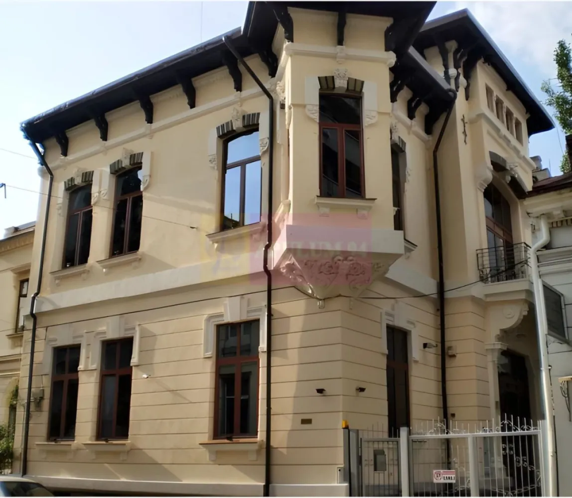 O proprietate de excepție în zona Universitate – Grădina Icoanei - Vă invităm să descoperiți o vilă excepțională situată pe Strada Thomas Masaryk, zona Universitate, Gradina Icoanei, Rosetti (fosta Strada Sălciilor), în inima orașului, cu un aer istoric aparte și detalii arhitecturale interbelice impecabil păstrate. Acest imobil impresionant combină farmecul trecutului cu dotări moderne, fiind locul perfect pentru o locuință de lux sau un spațiu de birouri cu stil.
Proprietatea se vinde cu contract activ de inchiriere. 
Suprafață Utilă: 533 mp
Teren: 275 mp
Compartimentare Versatilă: Subsol, parter, etaj și mansardă, cu camere generoase și tavane de 2,8-4 m.
Dotări : Aer condiționat, centrală termică, supraveghere video, porți automate
Curte Privată: Capacitate de parcare pentru 4 autoturisme.
Acces Multiplu: Două intrări separate, ideale pentru diverse funcțiuni (locuință, birouri, activități comerciale).
Vila păstrează detalii de epocă rafinate – sobe de porțelan, uși din lemn masiv, stucaturi artistice – toate completate de facilități moderne care aduc un plus de confort și siguranță.

NOTA : In prezent, imobilul este inchiriat catre o institutie publica si se poate prelua cu tot cu chiriasi.
Imobilul se poate achizitiona si prin transfer de parti sociale ale firmei care detine proprietatea.

Articol Detaliat:
 https://aiciastat.ro/un-imobil-impozant-decorat-cu-zeitati-mitologice-se-vinde-cu-peste-1-milion-de-euro-pe-platforma-storia/

Contactați-ne pentru informații suplimentare sau pentru a programa o vizionare