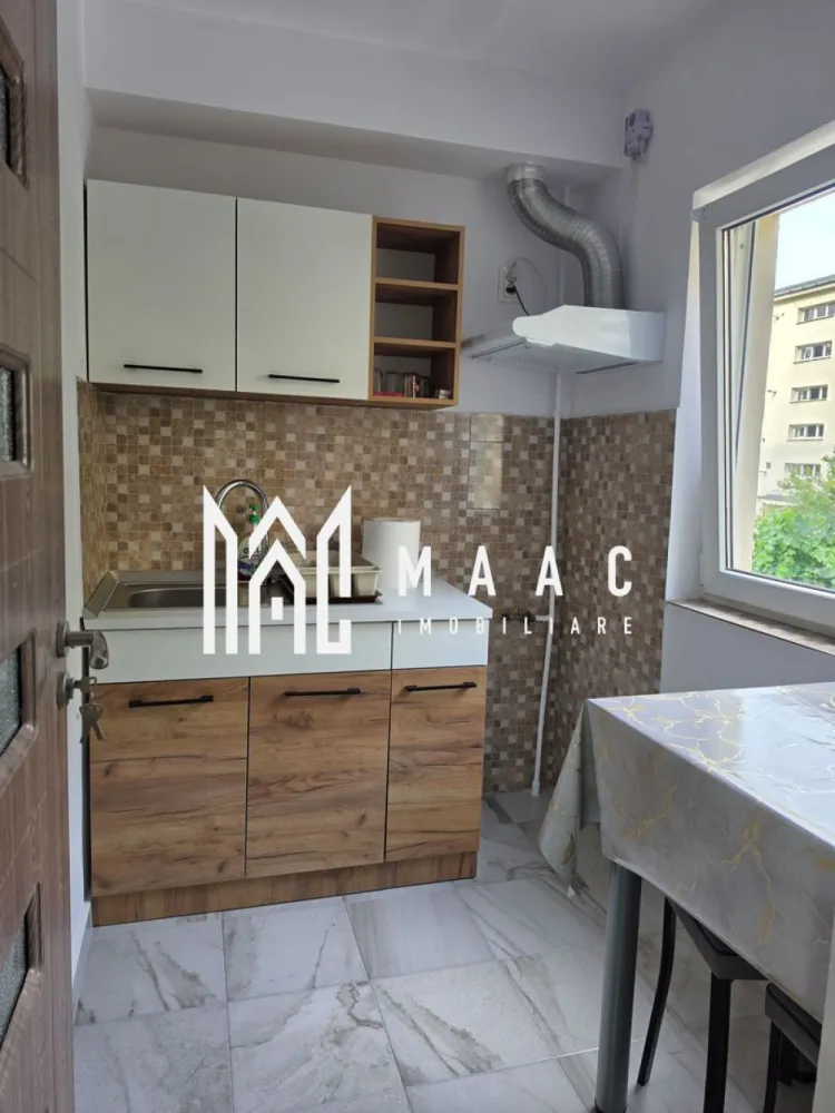 Garsoniera | Zona Centrala | Etaj 1 | 28 mpu| - MAAc Imobiliare vă propune spre vânzare o garsonieră confort 1, situată chiar în zona centrală a orașului. Este proprietatea ideală pentru cei care vor să aibă totul la câțiva pași distanță sau pentru o investiție sigură și profitabilă.De ce să alegi această proprietate?Poziționare ultra-centrală: Ai acces rapid la toate punctele cheie din oraș.Totul pentru familie: Școli de prestigiu și grădinițe în imediata apropiere.Facilități zilnice: Piața agroalimentară și supermarketuri la doar un minut distanță.Mobilitate maximă: Stații pentru mijloacele de transport în comun chiar lângă bloc.Confort sporit: Compartimentare confort 1, spațioasă și excelent structurată.
pentru mai multe detalii sau a programa o vizionare va rugam specificati ID 3170422