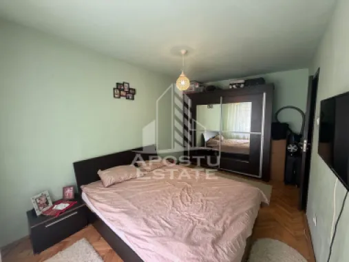Apartament cu 3 camere de vânzare , etajul 2 , Zona Lipovei, Timisoara