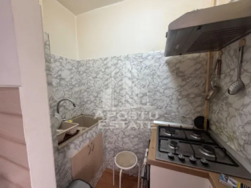 Apartament cu 3 camere de vânzare , etajul 2 , Zona Lipovei, Timisoara