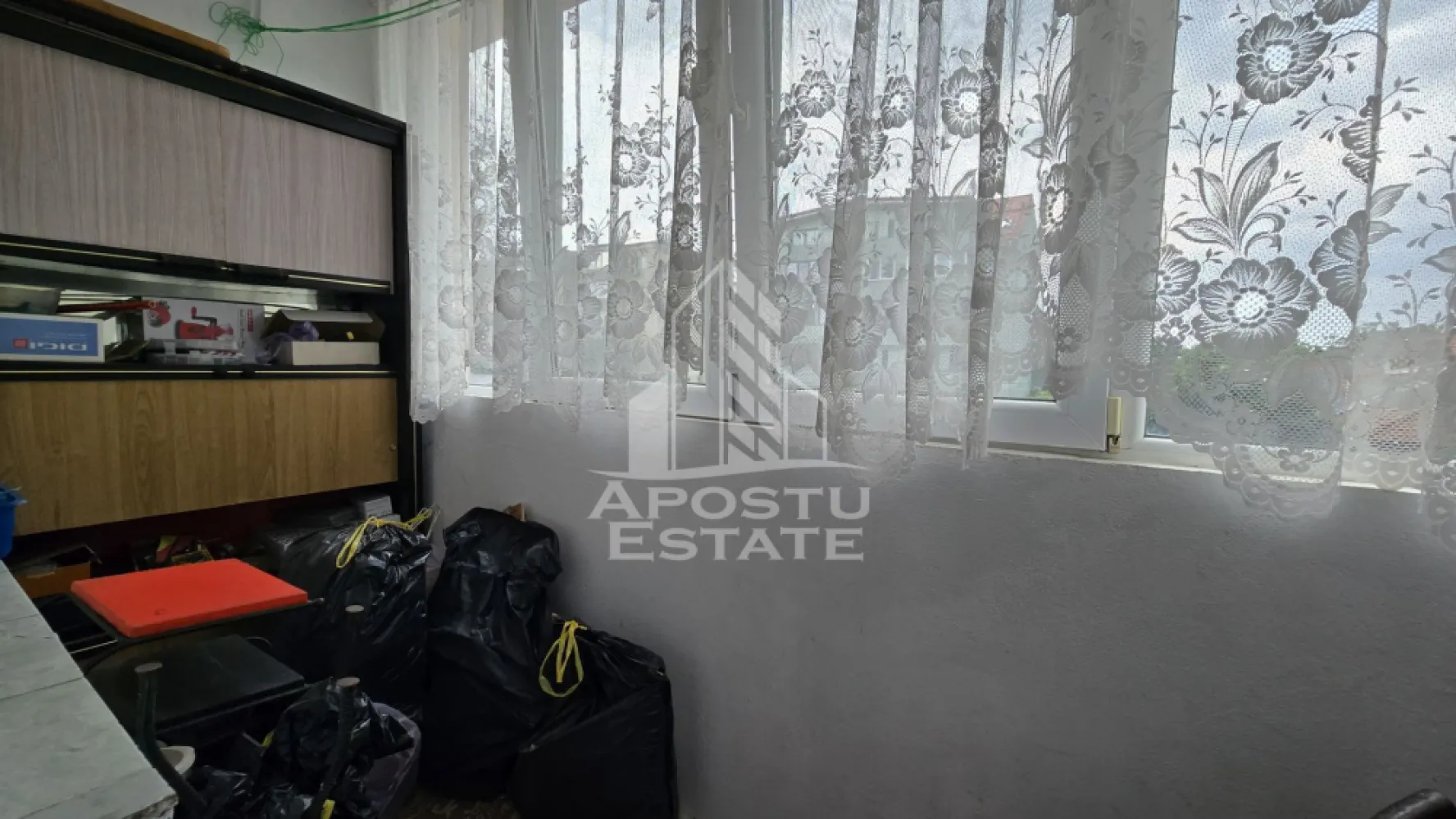 Apartament cu 4 camere de vânzare, zona Lipovei, Timișoara