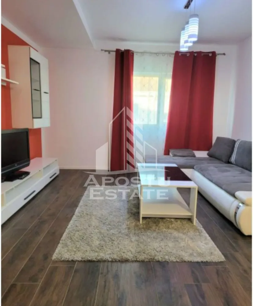 Apartament cu 2 camere,Dumbravita(Decathlon) - Apostu estate va ofera spre inchiriere un apartament open space,cu 2 camere,in Dumbravita.
 
Apartamentul este situat la etajul 1,cu o suprafata utila de 50 mp.

Compartimentare:

-hol

-living open space cu bucataria

-dormitor

-baie

Confortul termic se realizeaza prin intermediul centralei si al climei,incalizrea este in pardoseala.

Pozitie excelenta in apropiere de Auchan Nord,Decathlon,pizzeria Voglio,British School,Universitatea veterinara.

Un loc de parcare inclus in pret.

Complet mobilat si utilat,disponibil imediat!

Va asteptam cu drag la o vizionare!