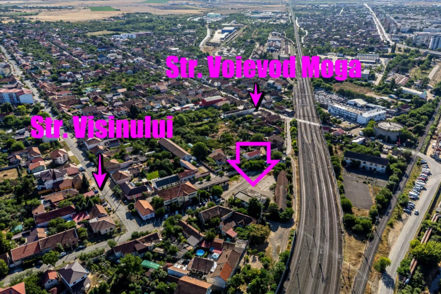 Pret nou! Teren 3151 mp aproape de centrul Aradului - Situat într-o zonă strategică, aproape de centrul orașului, acest spațiu comercial oferă versatilitate, vizibilitate și acces ușor – ideal pentru dezvoltare comercială, logistică sau chiar un mic condominiu.

Construcții existente: 1280 mp
Teren: 3151 mp
Stradă înfundată, trafic redus – perfect pentru activități care necesită discreție și liniște
Utilități complete disponibile
Acces facil din mai multe puncte ale orașului
Potrivit pentru: showroom, spațiu logistic, clinici, birouri, proiect rezidențial
Preț: 399.000 euro + TVA
Comision 0% pentru cumpărător

Investiție cu potențial uriaș de dezvoltare într-o zonă centrală cu cerere în creștere.

Pentru detalii și vizionare:
Sebastian Nica – 0722 252 639

Nu dispui de toată suma? Te ajutăm noi gratuit! Îți obținem oferte de la 16 bănci.

Ai o proprietate de vânzare în Arad și vrei să știi cât valorează cu adevărat?
Sună-mă pentru o evaluare gratuită, fără obligații.

Birou: ACASĂ | Agenție imobiliară Arad
Bulevardul Decebal 2, Arad 310133

Cod proprietate: CP2571329
