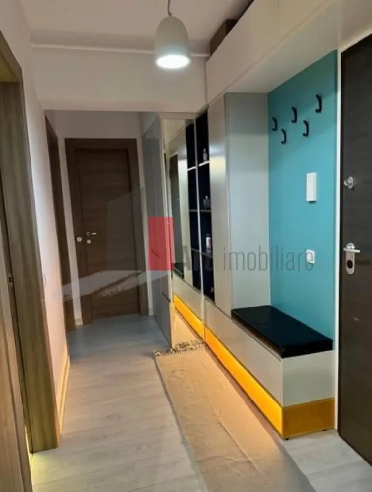 Inchiriezre apartament 2 camere,-Lujerului,21 Residence - Se ofera spre inchiriere apartament 2 camere in 21 Residence, etaj 9/11.

Apartamentul este complet utilat, cu mobila din MDF vopsit, masina de spalat vase, masina de spalat rufe, televizor, centrala proprie. 

Pret: 740 euro/luna.

 Loc de parcare subteran optional/ contra cost.