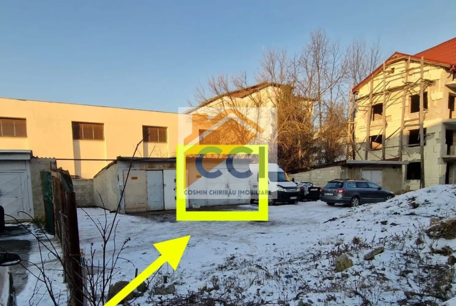 De vânzare – Garaj 22 mp, str. Iosif Cocea, Bacău - Se oferă spre vânzare garaj cu suprafața de 22 mp, situat pe strada Iosif Cocea, într-o zonă accesibilă a municipiului Bacău.
Garajul este potrivit pentru parcarea unui autoturism, depozitare sau alte utilizări similare, beneficiind de acces facil. Locația îl face ideal atât pentru uz personal, cât și ca investiție.Garajul se afla in spatele salii de sport a scolii Mihai Dragan ,respectiv in spatele blocului nr 10 de pe strada Iosif Cocea.
Detinerea unui garaj pt autoturismul personal sau pt orice depozitare iin proximittea locuintei este indiscutabil un mare avantaj care aduce confort zilnic.
ATENTIE: exista document emis de Primaria Bacau ca acest garaj NU este demolabil !!!!