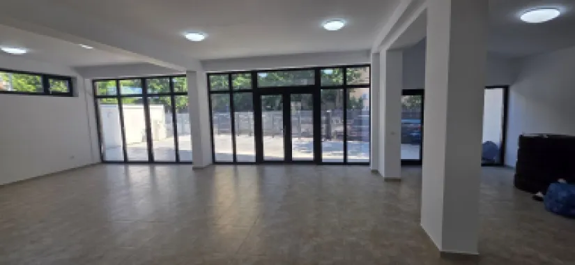 Salajan spatiu comercial 350 mp de inchiriat