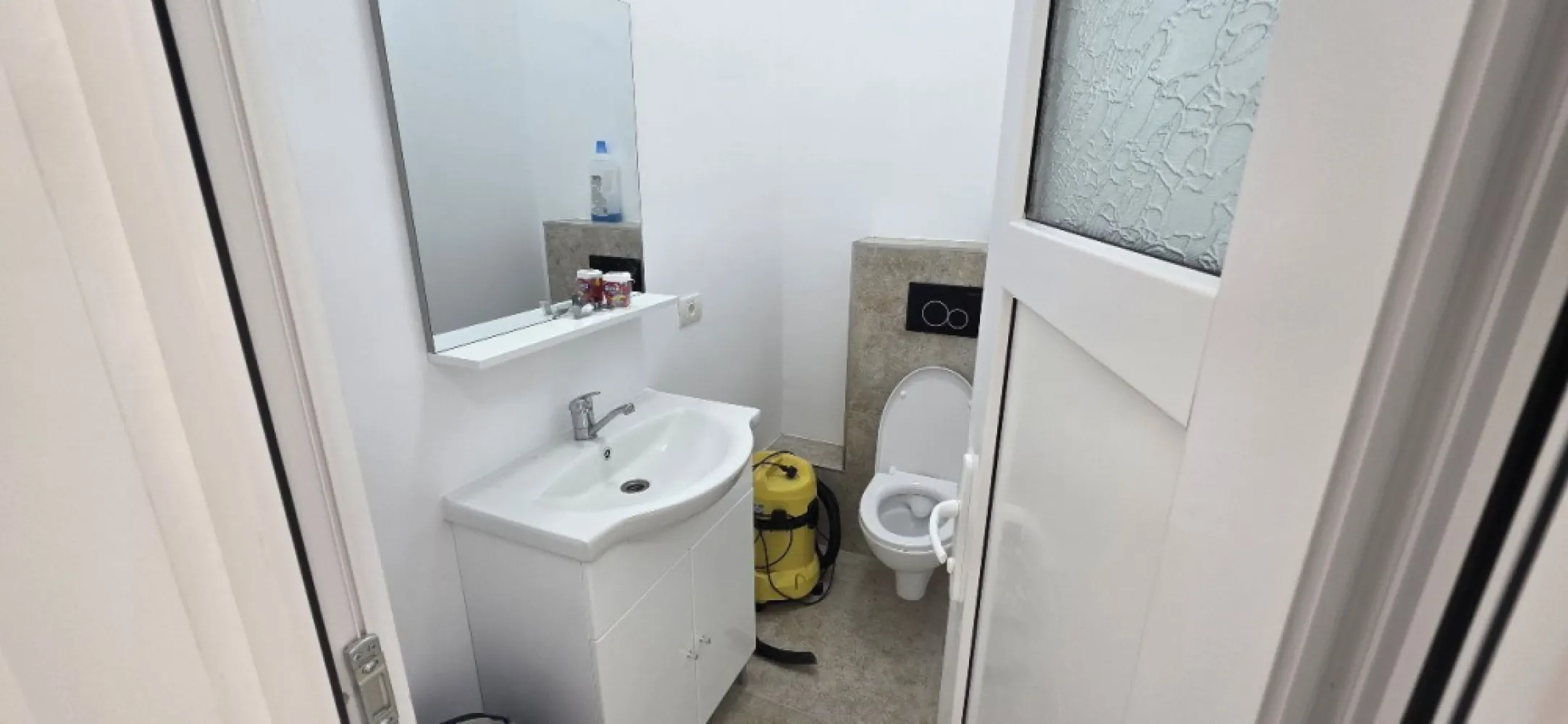 Salajan spatiu comercial 350 mp de inchiriat - K Imobiliare propune spre inchiriere in zona Salajan Nicolae Grigorescu , imobil nou construit 2026 , spatiu comercial parter 150 mp si demisol 190 mp fiecare cu intrari separate , contorizare separata , incalzire in pardoseala , curent trifazic , grupuri sanitare,