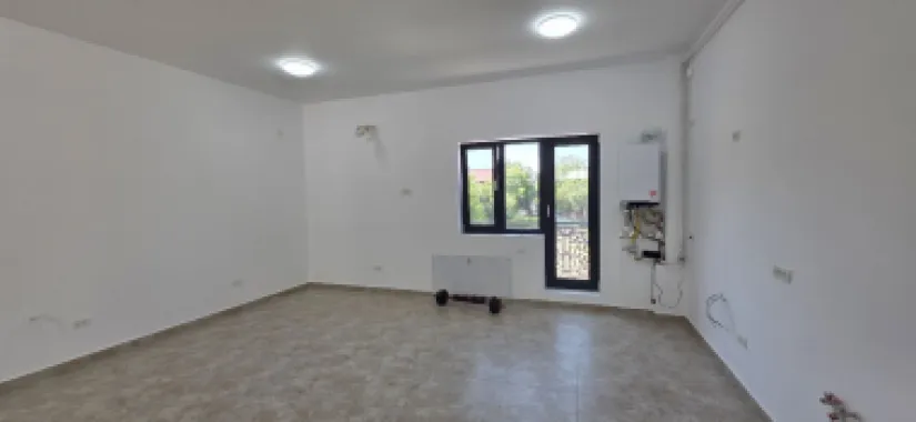Salajan spatiu comercial 350 mp de inchiriat