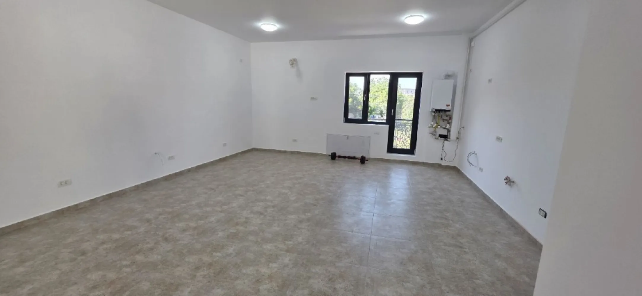 Salajan spatiu comercial 350 mp de inchiriat