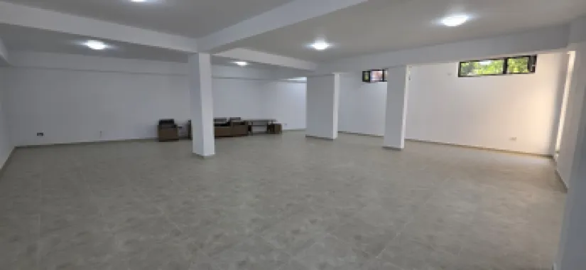Salajan spatiu comercial 350 mp de inchiriat