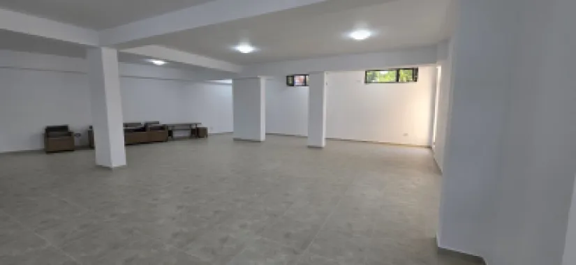 Salajan spatiu comercial 350 mp de inchiriat