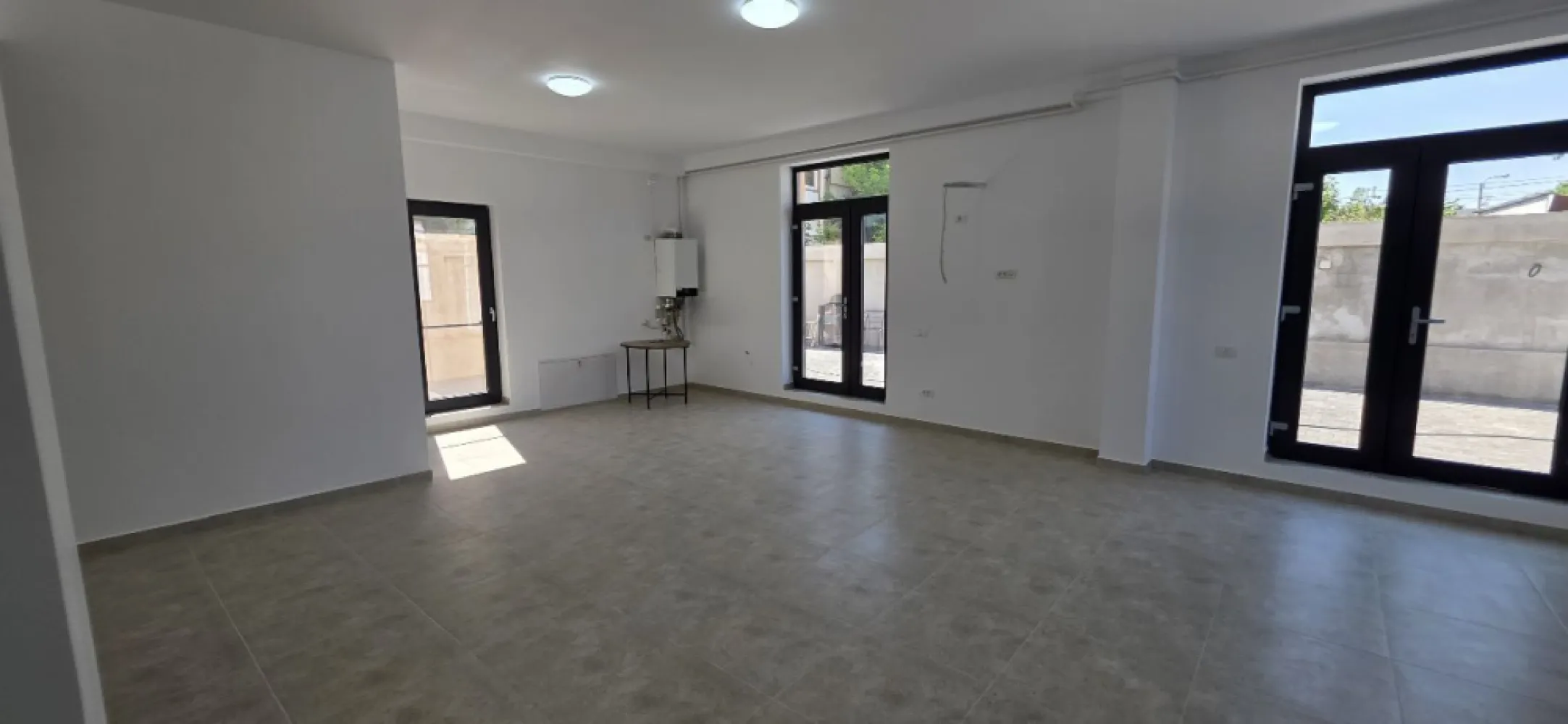Salajan spatiu comercial 350 mp de inchiriat