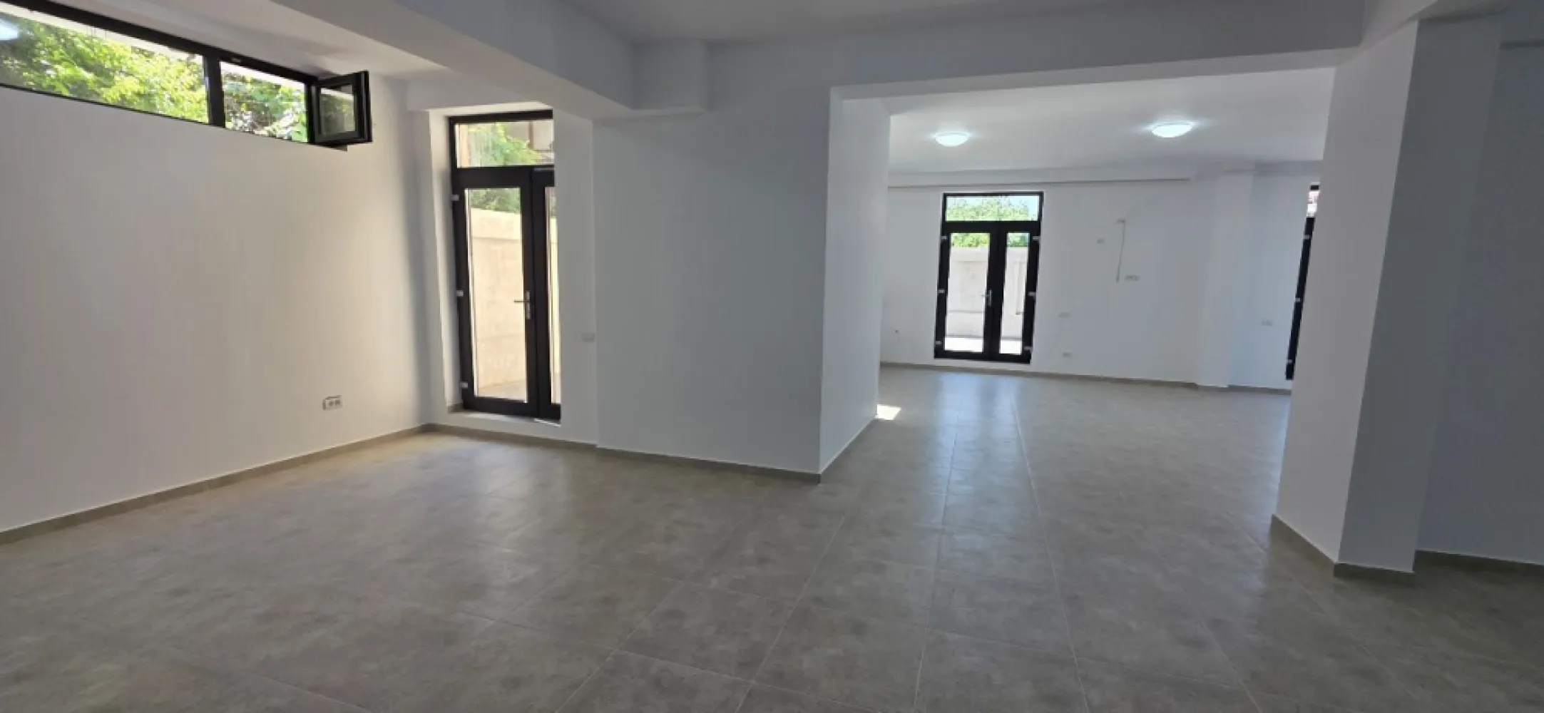 Salajan spatiu comercial 350 mp de inchiriat