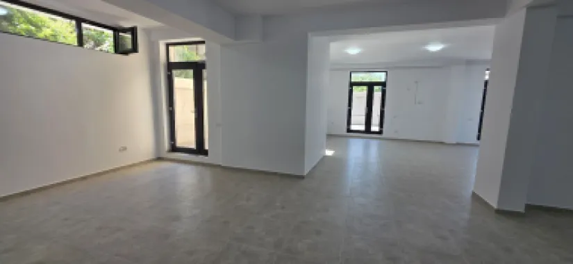Salajan spatiu comercial 350 mp de inchiriat