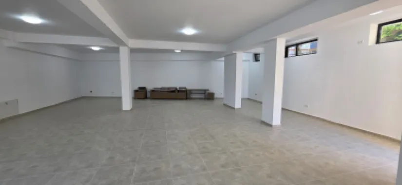 Salajan spatiu comercial 350 mp de inchiriat