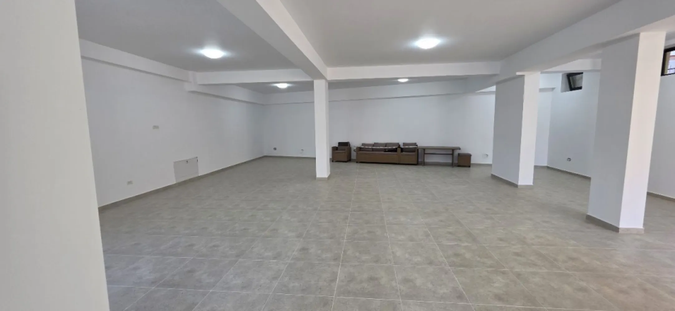 Salajan spatiu comercial 350 mp de inchiriat
