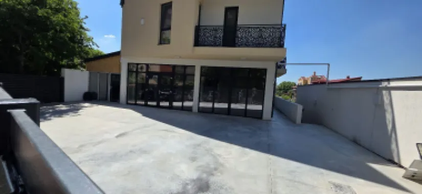 Salajan spatiu comercial 350 mp de inchiriat