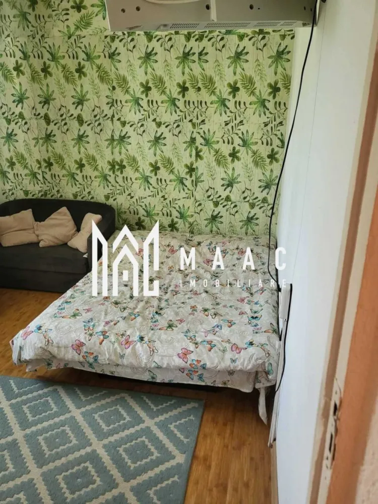 Apartament 2 camere decomandat | Nord, Râmnicu Vâlcea | etaj 4, 1972 - Apartament cu 2 camere decomandat de vânzare în zona Nord din Râmnicu Vâlcea, cu 27,88 mp utili și poziționare la etajul 4, potrivit pentru locuire sau utilizare eficientă în oraș.

Detalii proprietate:
• Suprafață utilă: 27,88 mp
• Apartament cu 2 camere, compartimentare decomandată
• Etaj 4
• An construcție: 1972
• Apartament disponibil pentru vânzare

Zonă și acces:
Proprietatea este amplasată în zona Nord, în apropiere de Spitalul Județean, Liceul Sanitar, Liceul Energetic, grădiniță, teren de joacă și supermarketuri, cu acces facil la punctele de interes urban din Râmnicu Vâlcea.

Pentru detalii suplimentare și programarea unei vizionări, contactați echipa MAAC Imobiliare și menționați Cod anunț CP3185062.