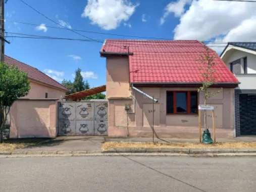 Casă, 500 mp, Muntele Găina. 600 E/lună (neg). Comision 0.