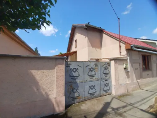 Casă, 500 mp, Muntele Găina. 600 E/lună (neg). Comision 0.