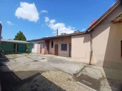 Casă, 500 mp, Muntele Găina. 600 E/lună (neg). Comision 0.
