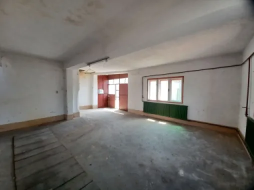 Casă, 500 mp, Muntele Găina. 600 E/lună (neg). Comision 0.