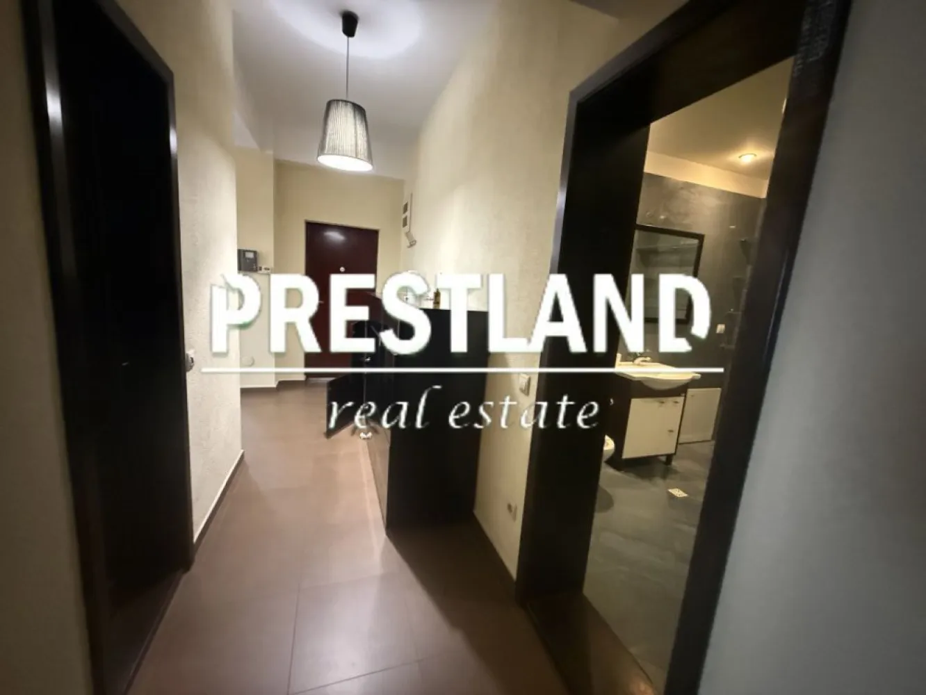 Apartament situat într-o zonă exclusivistă! - Apartament cu 3 camere, decomandat, situat pe Calea Dumbrăvii la et.3 , suprafață utilă 85 mp, cu 2 băi, 2 balcoane și garaj subteran se vinde mobilat la cheie.
