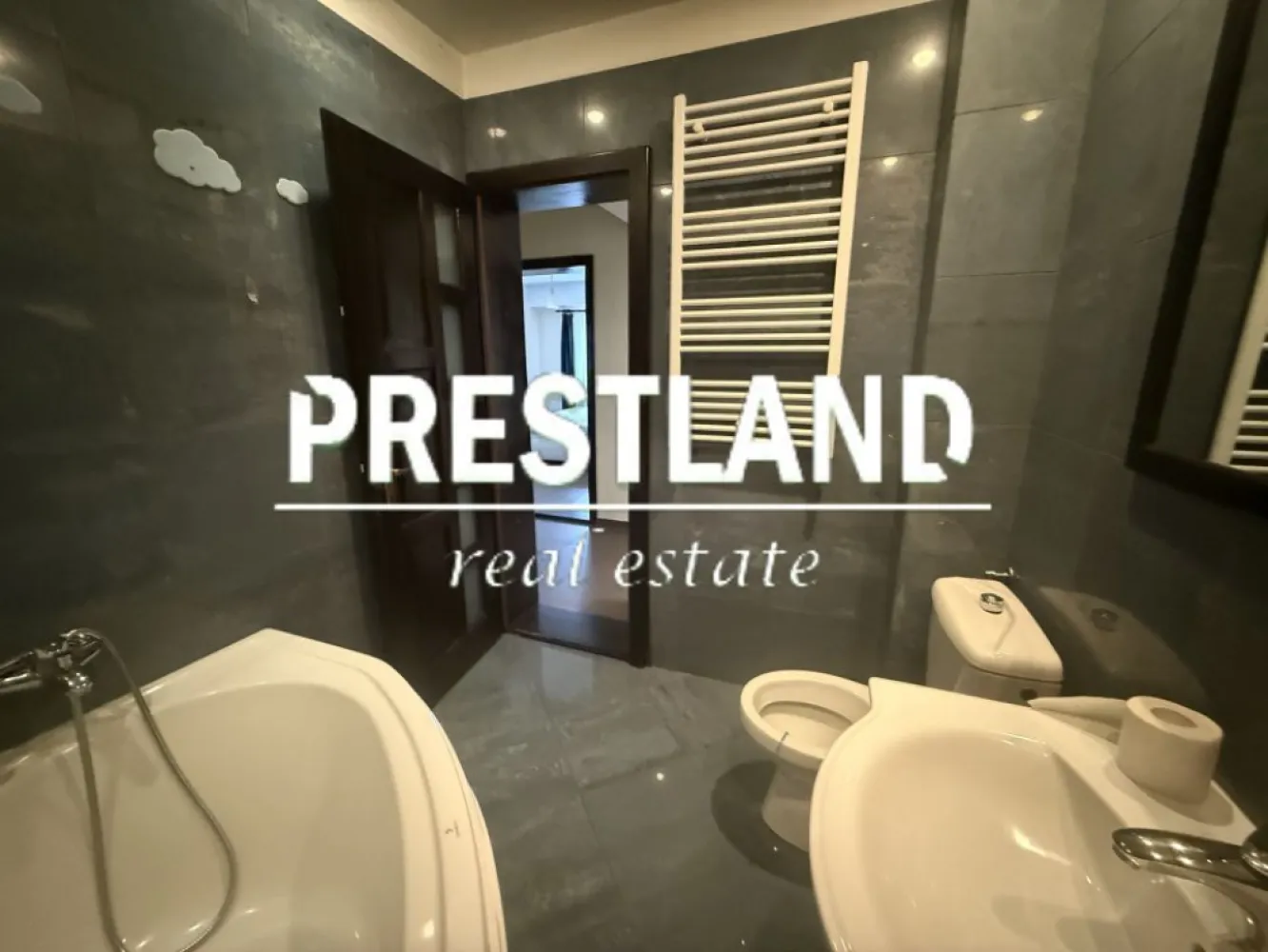 Apartament situat într-o zonă exclusivistă!