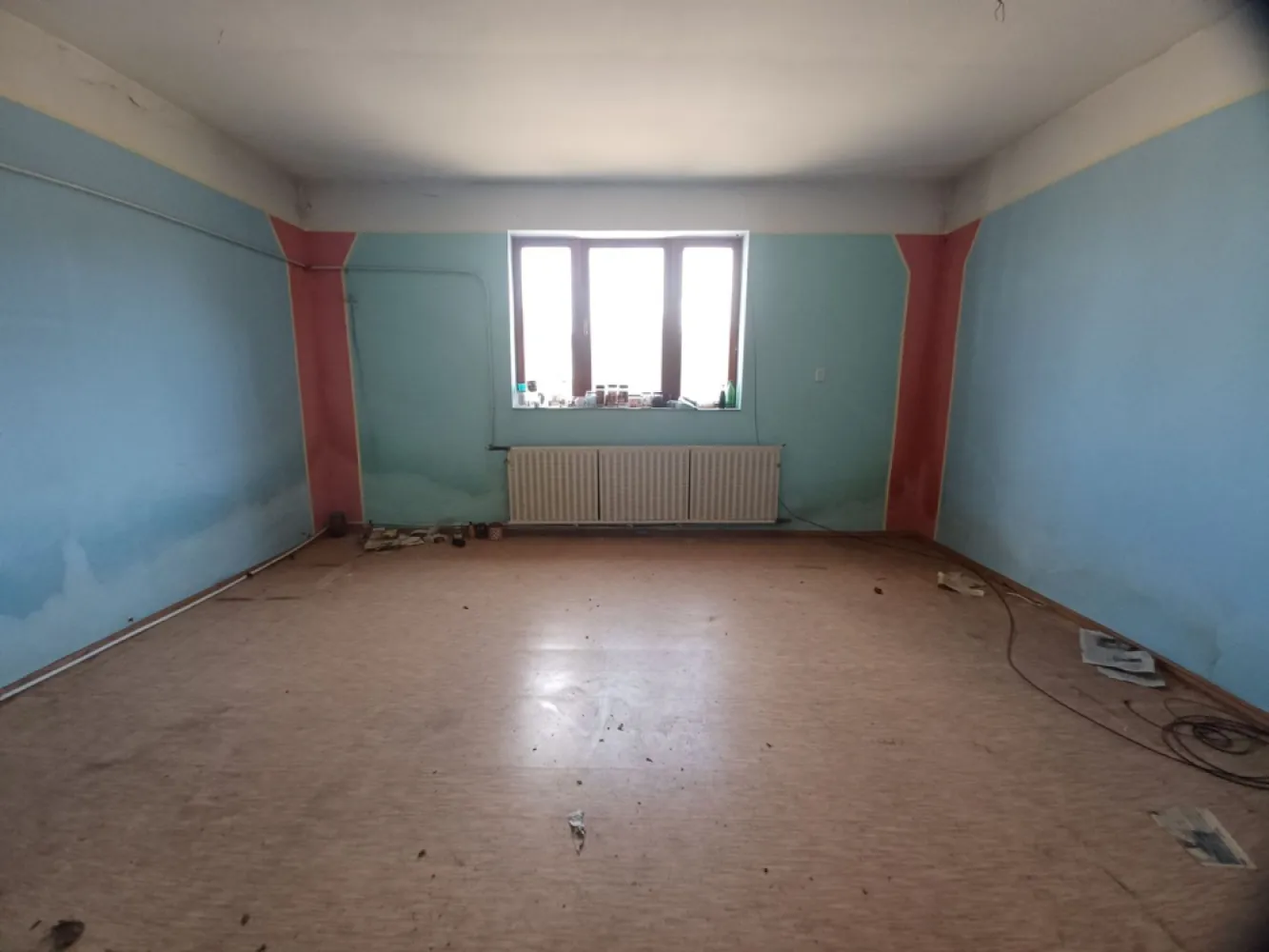 Casă, 500 mp, Muntele Găina. 600 E/lună (neg). Comision 0.