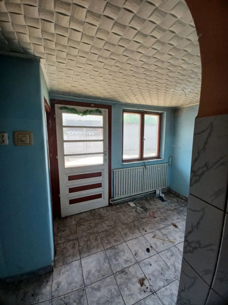 Casă, 500 mp, Muntele Găina. 600 E/lună (neg). Comision 0.