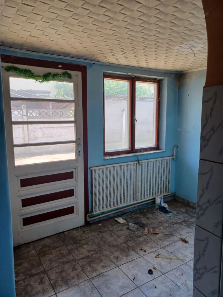 Casă, 500 mp, Muntele Găina. 600 E/lună (neg). Comision 0.