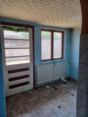 Casă, 500 mp, Muntele Găina. 600 E/lună (neg). Comision 0.