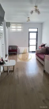 Casă înșiruită, 3 cam, 2 bai 80mp | Zona Cora Dumbrăvița |