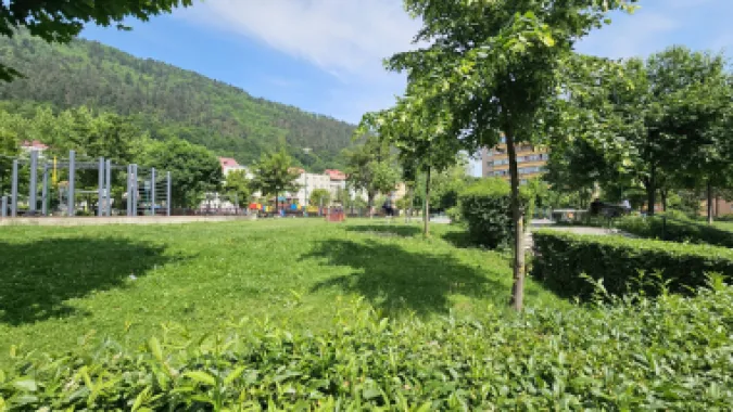Racadau-Parc apartament 3 camere mobilat, utilat
