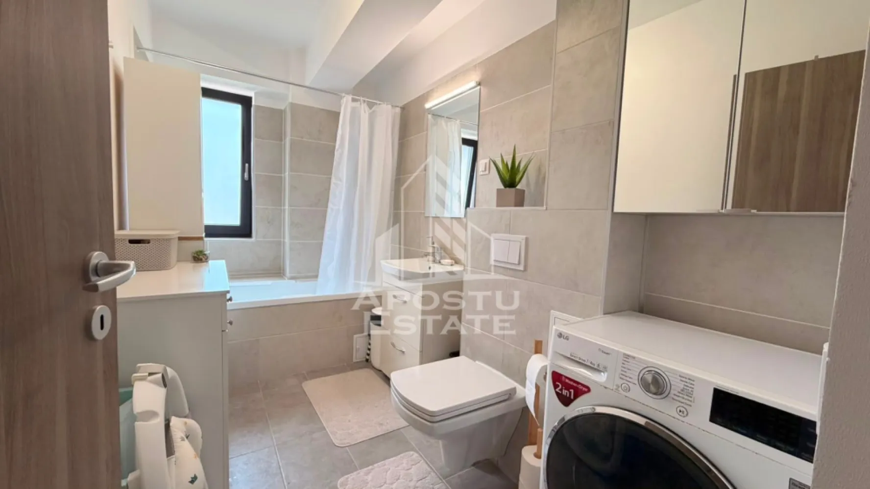 Apartament cu 3 camere in zona Girocului, Timisoara - Agentia imobiliara APOSTU ESTATE va propune spre vanzare un apartament modern cu 3 camere, situat in zona Girocului, ideal pentru o familie care isi doreste confort, spatii bine organizate si dotari de calitate.

Apartamentul se vinde complet mobilat si utilat, fiind pregatit pentru mutare imediata.

Compartimentare:
• Living generos cu zona de dining
• Bucatarie inchisa
• 2 dormitoare
• Baie
• Balcon de 7 mp

Dotari si beneficii:
• Incalzire in pardoseala cu centrala termica Ariston
• Aer conditionat
• Termostat individual in fiecare camera
• Spatiu de depozitare in pod de 7 mp
• 2 locuri de parcare cu acces prin bariera
• Loc de joaca pentru copii in curtea blocului
• Se vinde complet mobilat si utilat

Electrocasnice incluse:
• Electrocasnice premium Whirlpool si Beko

Apartamentul ofera un nivel ridicat de confort si eficienta, fiind potrivit atat pentru locuinta proprie, cat si pentru investitie.

Imobilul este situat intr-o zona apreciata, cu acces facil catre mijloace de transport, magazine, scoli si gradinite.

Pentru mai multe detalii si programarea unei vizionari, va stam cu drag la dispozitie.

Agentia imobiliara Apostu Estate va ofera consultanta bancara gratuita prin intermediul colaboratorilor nostri pentru alegerea celui mai potrivit tip de credit, astfel incat tu sa devi noul proprietar al acestui apartament.
CP3184751