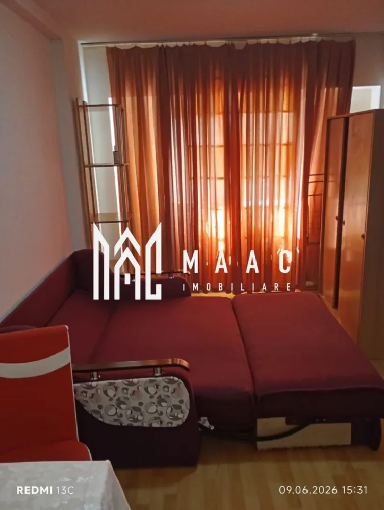 Apartament de vânzare Sibiu | Broscărie | 24 mp, nedecomandat, etaj 5 - Garsonieră nedecomandată de vânzare în zona Broscărie, Sibiu, pe Strada Ștefan cel Mare, cu 24 mp utili, situată la etajul 5 din 6 și disponibilă imediat.

Detalii proprietate:
• Suprafață utilă: 24 mp; suprafață construită: 29 mp
• Compartimentare: hol de acces, cameră, bucătărie, baie
• Etaj 5 din 6, imobil finalizat
• An construcție: 1980
• Stare interioară: bună
• Se vinde complet mobilată
• Baia și bucătăria sunt complet utilate
• Încălzirea se realizează prin centrală termică comună la nivelul imobilului

Zona Ștefan cel Mare oferă acces facil către mijloace de transport în comun, magazine, farmacii, supermarketuri și alte puncte de interes din oraș.

Cod anunț CP3184235. Contactați echipa MAAC Imobiliare pentru mai multe informații și pentru programarea unei vizionări.