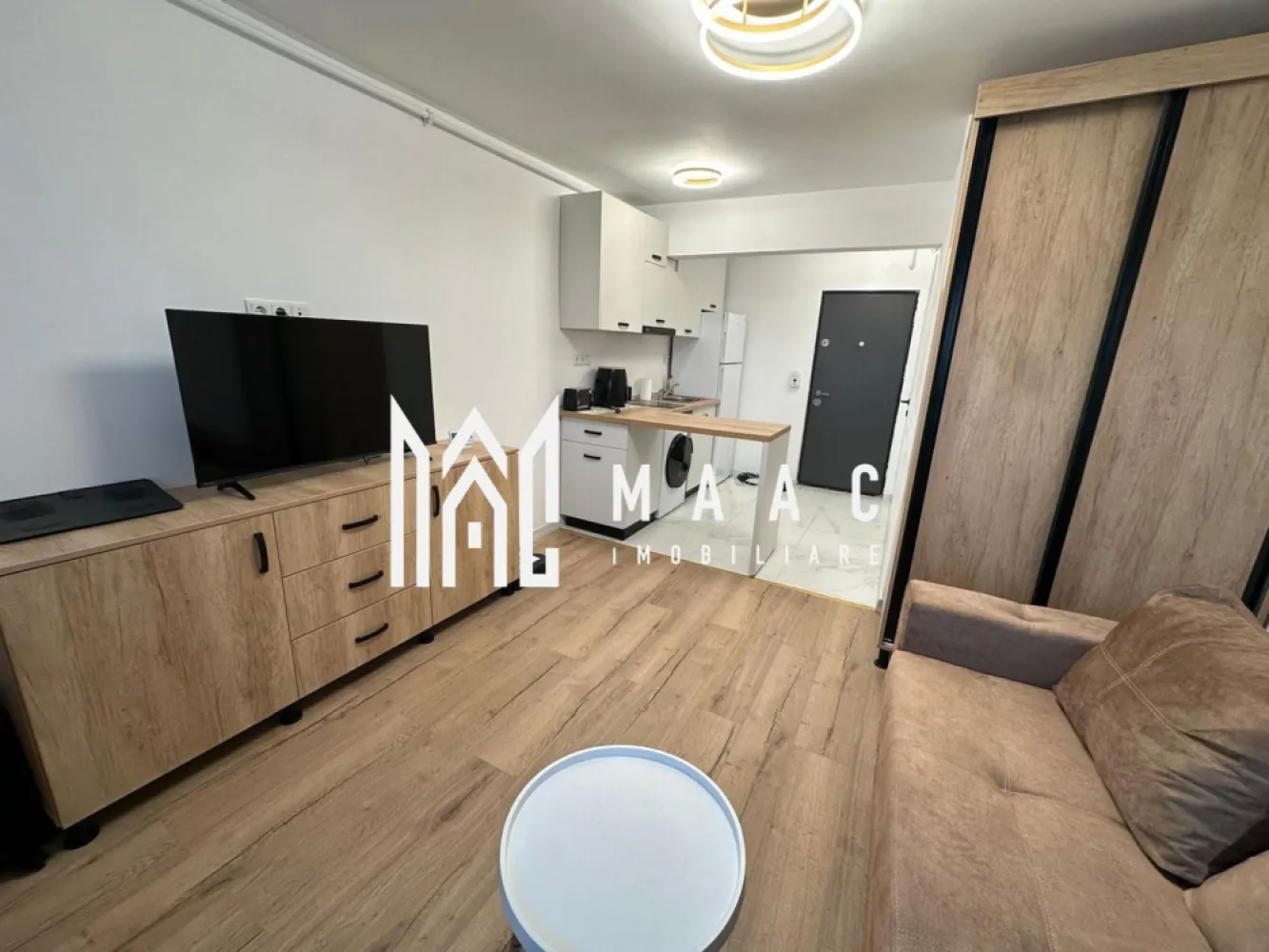 Garsonieră de închiriat Sibiu | Lazaret | 23 mp, mobilată, parter - Garsonieră de închiriat în cartierul Lazaret din Sibiu, cu 23 mp utili, amplasată la parter și oferită complet mobilată și utilată, disponibilă începând cu 1 iulie 2026.

Detalii proprietate:
• Suprafață utilă: 23 mp
• Garsonieră cu 1 baie
• Amplasată la parter
• An construcție: 1970
• Complet mobilată și utilată

Localizare:
Proprietatea este situată pe Strada Oțelarilor, în cartierul Lazaret din Sibiu.

Disponibilă începând cu 1 iulie 2026. Pentru detalii suplimentare și programarea unei vizionări, contactați echipa MAAC Imobiliare și menționați Cod anunț CP3179294.
