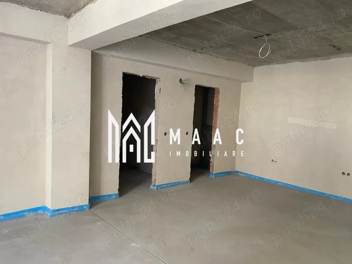 Apartament 2 camere decomandat | Turnișor, Sibiu | parter, INTABULAT - Apartament de vânzare în Sibiu, în zona Turnișor, cu 2 camere decomandate, 50 mp utili și amplasare la parter, prezentat cu utilizare comercială intabulată.

Detalii proprietate:
• Suprafață utilă: 50 mp
• Suprafață construită: 60 mp
• Compartimentare: zonă principală open-space, vestiar, baie și spațiu tehnic cu centrală termică montată
• Situat la parter într-un imobil finalizat în 2024, cu regim de înălțime P+3
• Predare la stadiul de alb, cu ușă de acces montată, pereți zugrăviți și trei uși interioare pregătite pentru montaj
• Încălzire în pardoseală, centrală termică funcțională și curent trifazic
• Loc de parcare inclus

Proprietatea este situată în Turnișor, Sibiu, la parterul imobilului, iar descrierea existentă menționează că este intabulată ca spațiu comercial, fără a necesita schimbarea destinației.

Cod anunț CP3184339. Contactați echipa MAAC Imobiliare pentru detalii suplimentare și programarea unei vizionări.