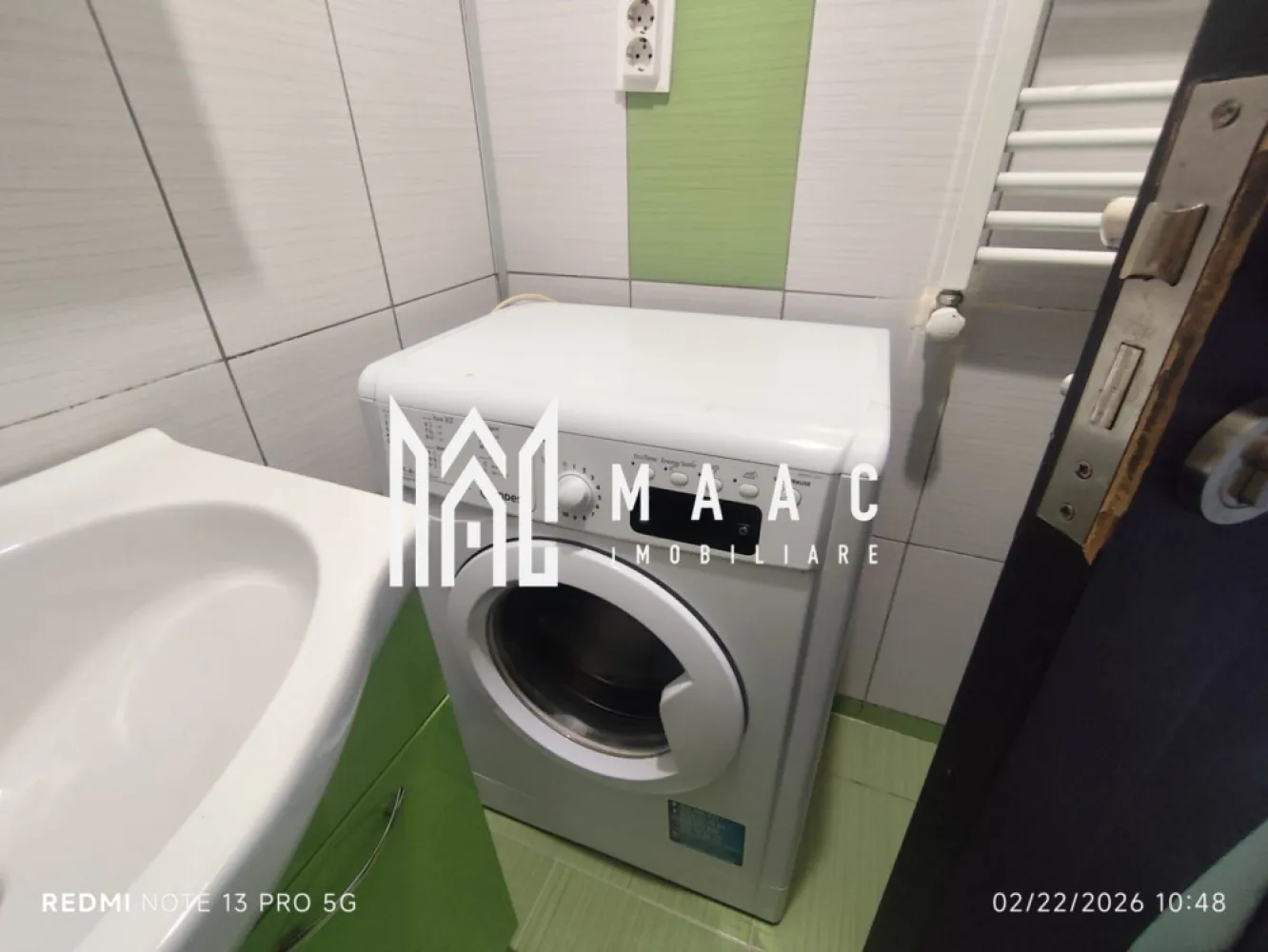 Apartament 2 camere semidecomandat | Hipodrom 1, Doamna Stanca | 47 mp, etaj 7 - Apartament de vânzare în Sibiu, în zona Hipodrom 1 - Doamna Stanca, cu 2 camere semidecomandat, 47 mp utili, balcon și poziționare la etajul 7 din 13.

Detalii proprietate:
• Suprafață utilă: 47 mp
• Suprafață construită: 50 mp
• Compartimentare: semidecomandat
• Configurație: 2 camere, 1 baie, 1 bucătărie
• Etaj 7 din 13
• Imobil finalizat în anul 2015
• 1 balcon
• Se vinde complet mobilat și utilat

Zona Hipodrom 1 - Doamna Stanca oferă acces rapid către magazine, supermarketuri, farmacii și mijloace de transport. Amplasarea pe Strada Doamna Stanca asigură legătură facilă cu punctele de interes din Sibiu și completează avantajul unui apartament ușor de folosit în ritmul zilnic al orașului.

Cod anunț CP3184381. Contactați-ne pentru detalii suplimentare și pentru a programa o vizionare.