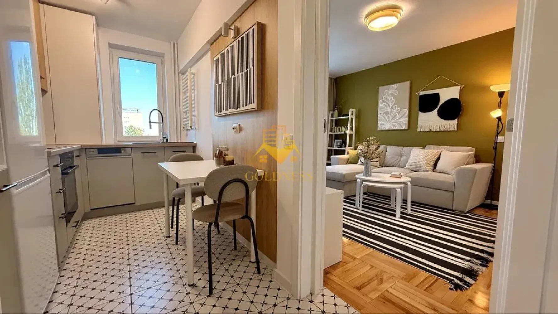 2 camere, Gheorgheni, Pta Hermes, Transylvania C., Brancusi, Albac - GOLDNESS Imobiliare vă propune spre închiriere un apartament cu 2 camere semidecomandate complet mobilat și utilat, la etajul 6 într-un imobil de 10 etaje, în Cartierul Gheorgheni, Zona Albac.
Posibilitate de parcare in zona!
Se află în apropierea stațiilor de transport în comun, magazine, restaurante, spații verzi, farmacii, etc. 

Apartamentul este compartimentat astfel:
 - dormitor cu pat matrimonial, dressing, noptiere
 - bucatarie complet utilată și mobilată, loc de servit masa 
- living cu o canapea extensibilă, dressing, comoda tv
 - baie cu dus walk in, calorifer port prosop și dulap pentru depozitare.
 - balcon inchis de 4 mp.

Imobilul este dotat cu toate cele necesare- centrală proprie, frigider, aragaz, hotă, mașină de spălat haine, masina de spalat vase, etc. 

Dacă sunteți interesați de acest apartament și doriți să îl vizionați, dar și pentru alte oferte nu ezitați să ne contactați telefonic sau prin e-mail. Vă stăm la dispoziție!

Pentru intermediere se percepe un comision de 50% din prețul chiriei!