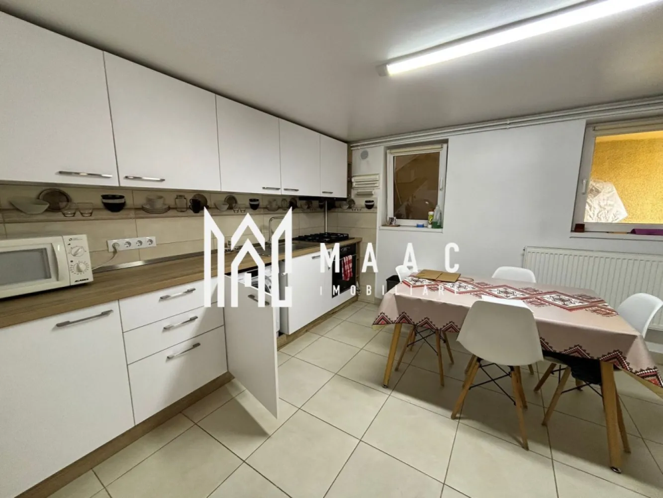 Apartament 4 camere decomandat | Terezian, Sibiu | 180 mp, curte 400 mp