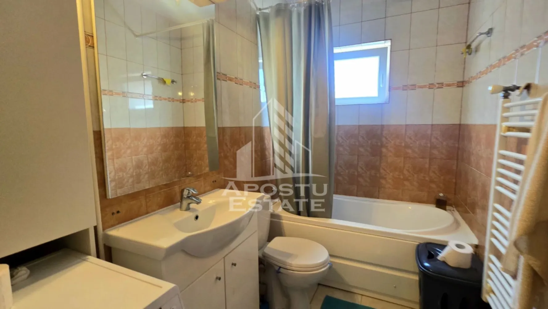 Apartament de vanzare cu 3 camere, bloc nou, centrala proprie,Aradului