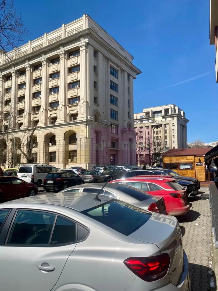 Clădire individuală S+P+3E, zona Parlament | Închiriată, randament 5%