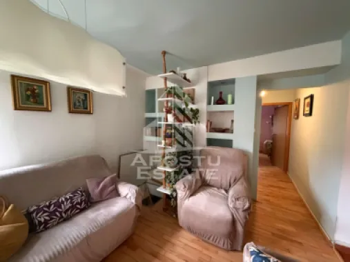 Apartament de vanzare cu 2 camere, cu centrala, parter, in Aradului
